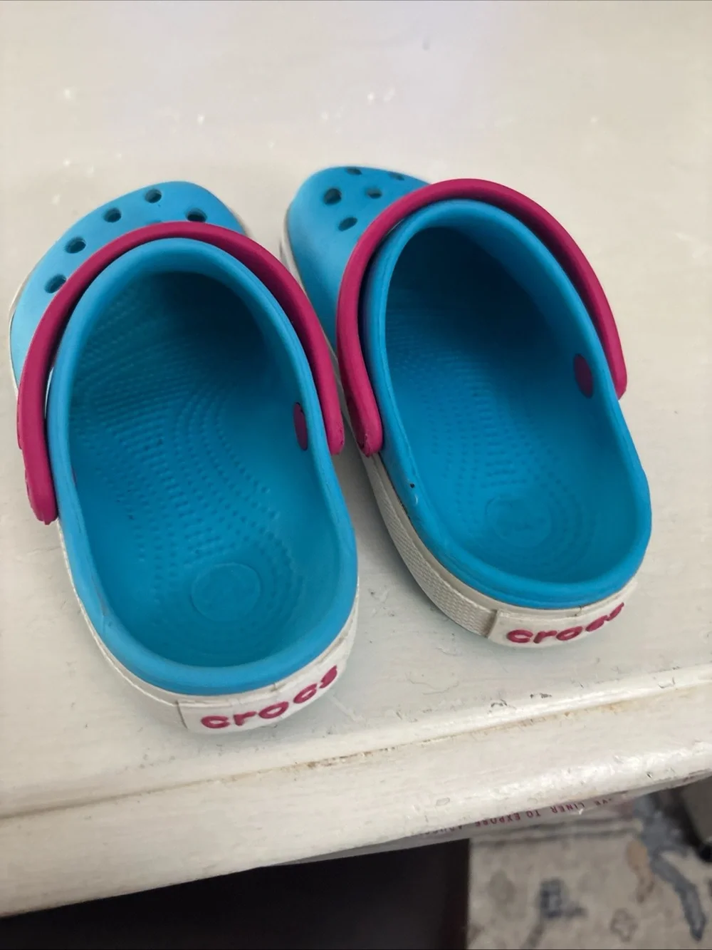 Kids Crocs Size C 8-9 Blue and Pink Slip-On Clogs